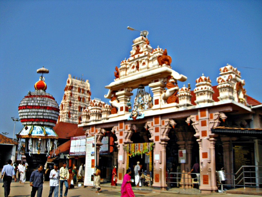 The Famed Udupi Krishna Temple - Udupi Homestay